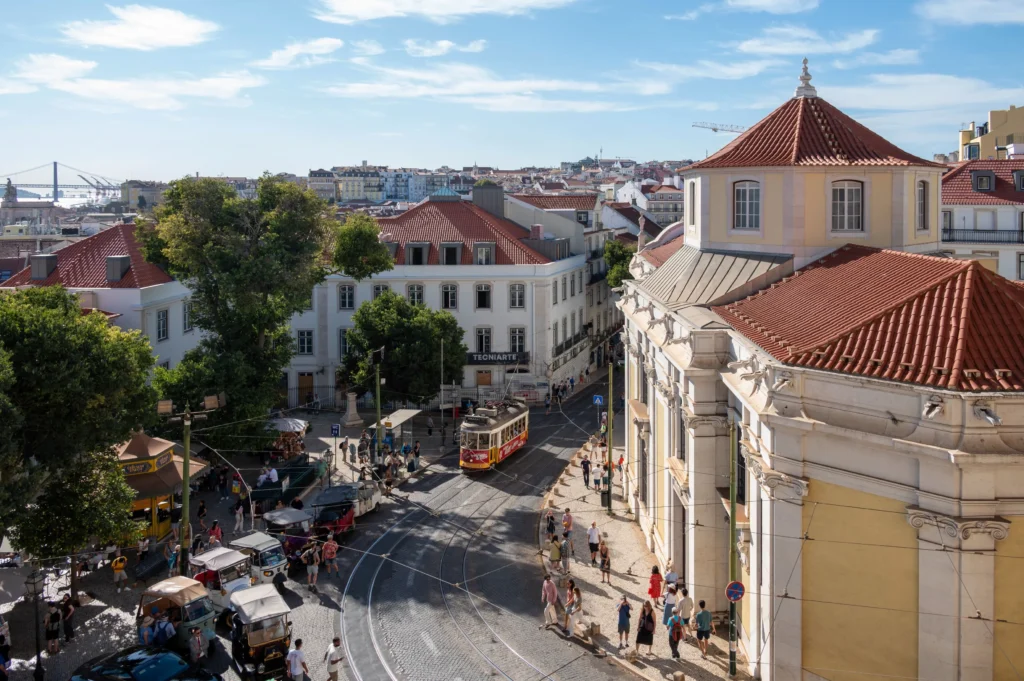 Calles de Chiado ideales para recorrer cafeterías en Lisboa