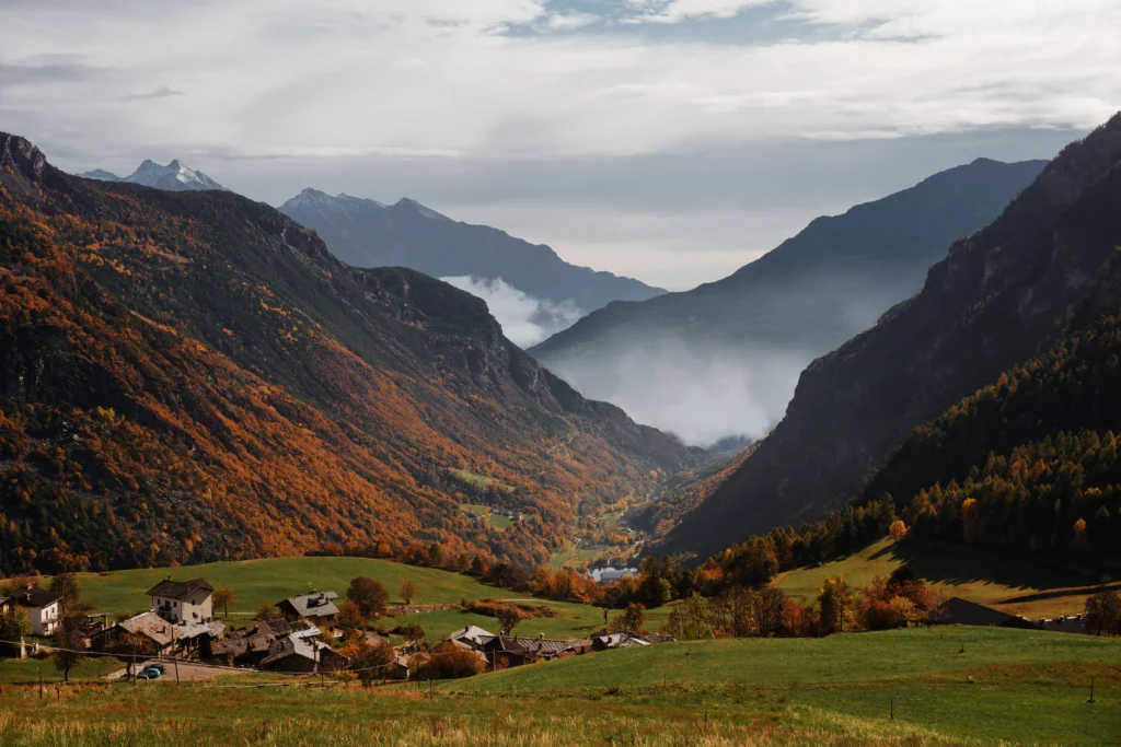 Paisaje de la Toscana durante el otoño y la temporada de vendimia en Italia