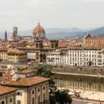 Vista panorámica de Florencia desde Piazzale Michelangelo durante un viaje por Italia