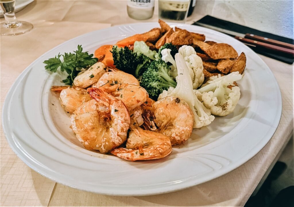 Mariscos frescos servidos en una cervejaria de Lisboa