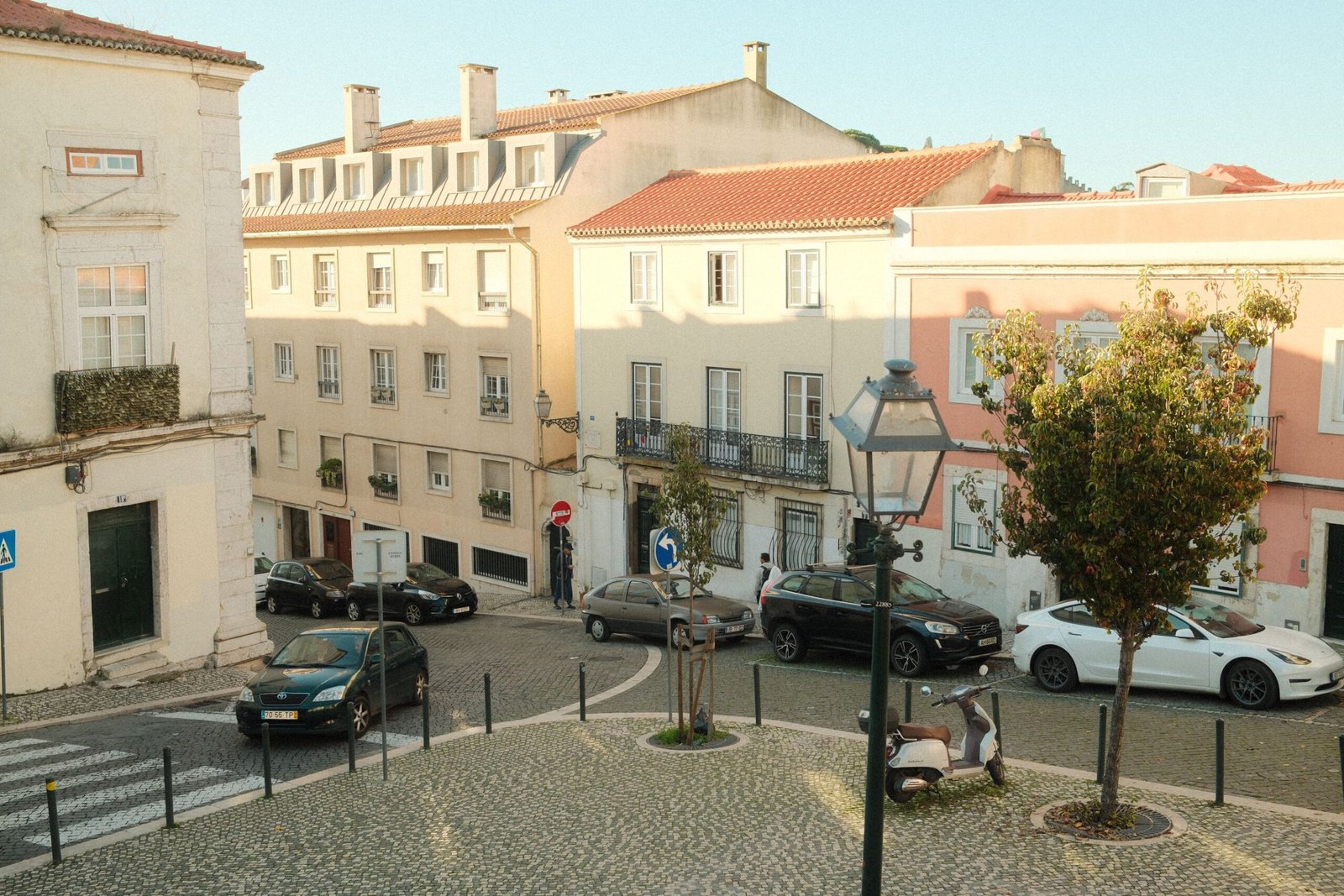 Jardín y casas señoriales en el barrio de Príncipe Real, en Lisboa